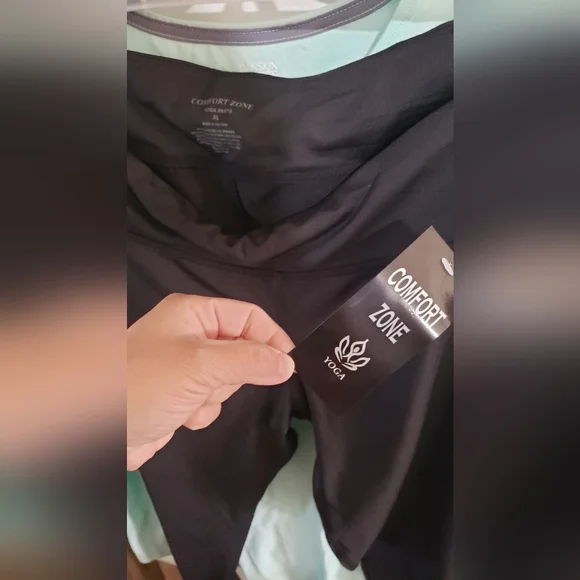 Danskin Now Shirt w/ Comfort Zone Leggings Bundle - Picture 10 of 10